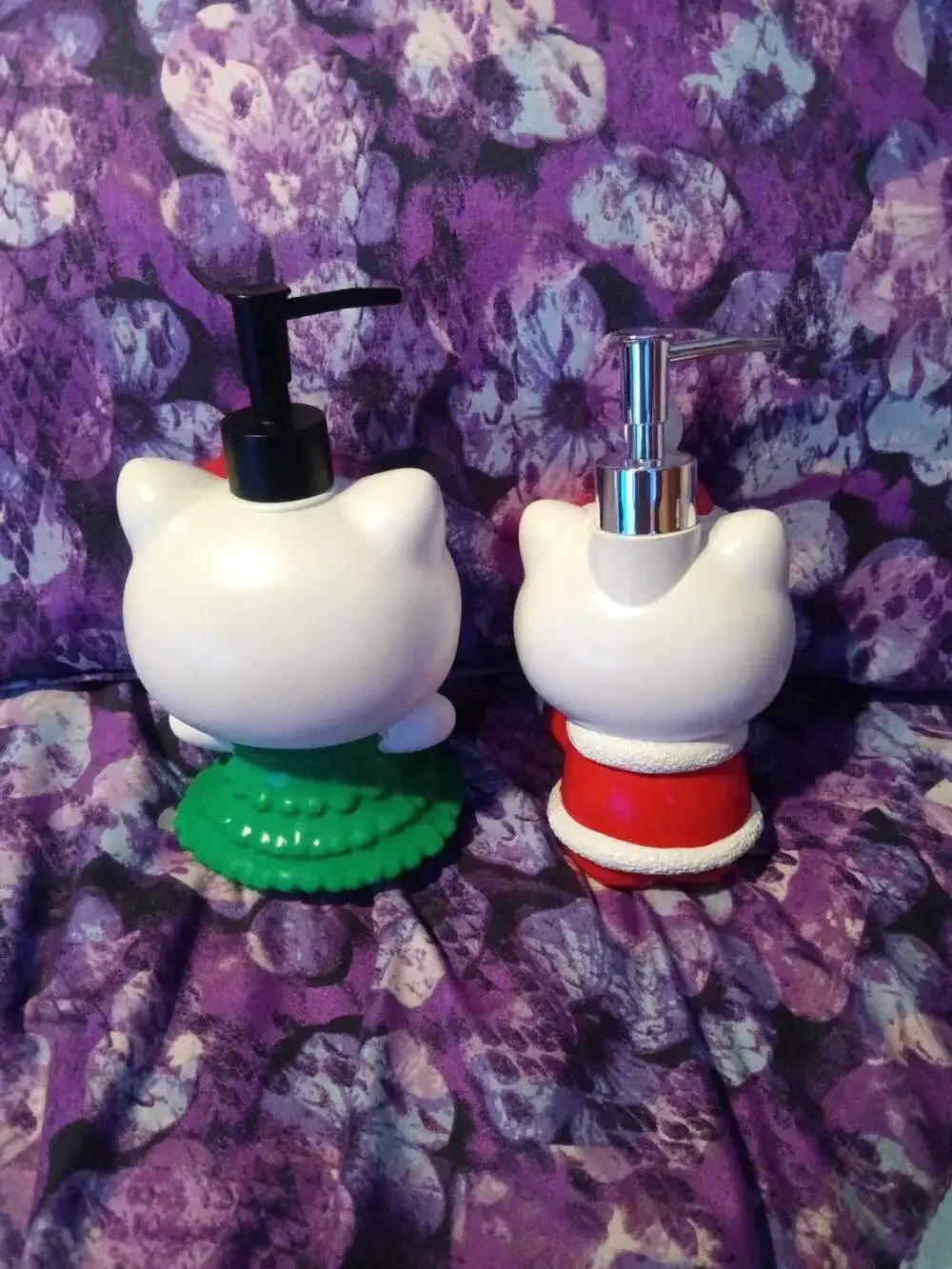 Sanrio Hello Kitty Christmas Holiday Soap & Lotion Dispenser Set! Santa & Tree!